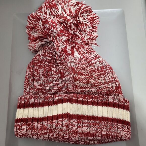 Washington Football Team NFL Women's  Cuff Knit Cap Pom Beanie  OSFA - Picture 5 of 7